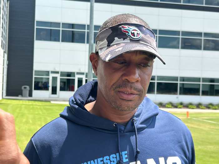 Titans WR coach Rob Moore